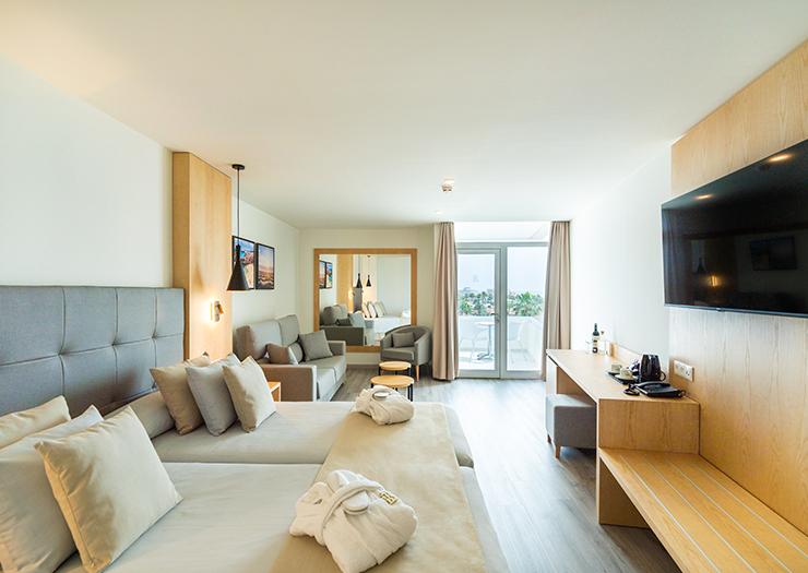 Oferta válida entre 15/07/2026 y el 30/09/2026 Hoteles López Oferta válida entre 15/07/2026 y el 30/09/2026 Hoteles López