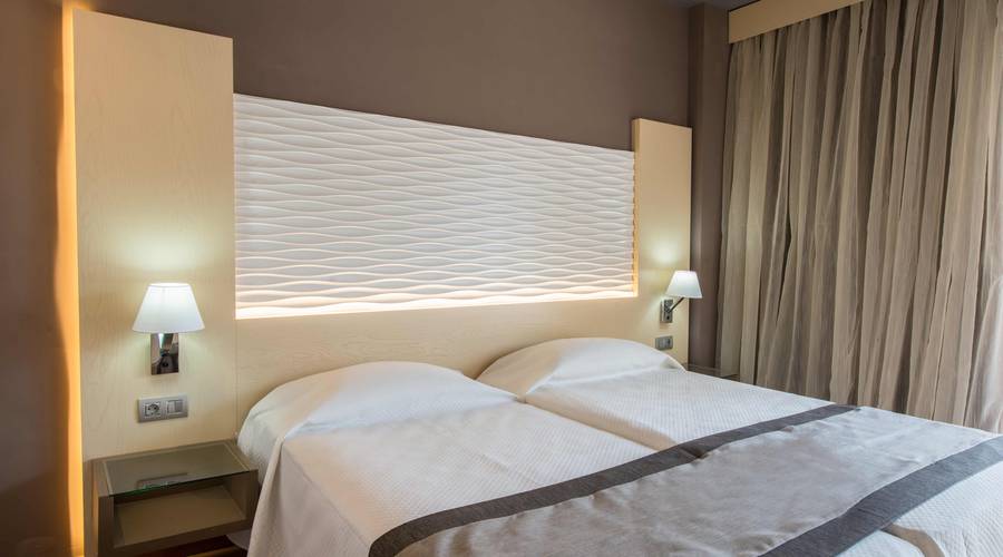 Doppelzimmer HL Suitehotel Playa del Ingles**** Hotel in Gran Canaria