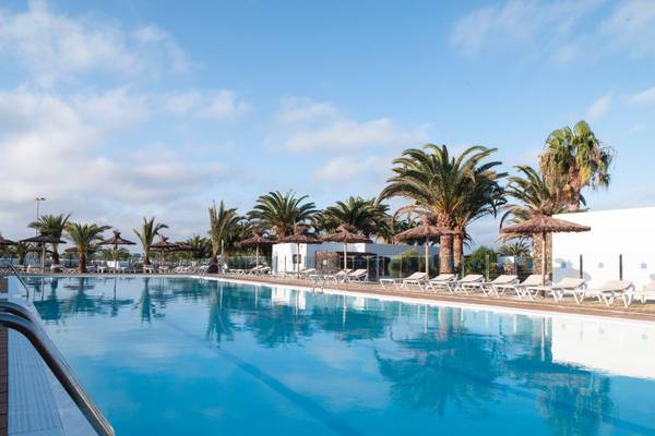 Schwimmbäder Hotel HL Río Playa Blanca**** en Lanzarote