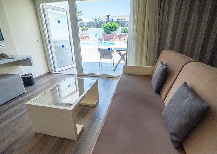 JUNIOR SUITE MIT WHIRLPOOL Hotel HL Suite Nardos**** Gran Canaria JUNIOR SUITE MIT WHIRLPOOL Hotel HL Suite Nardos**** Gran Canaria