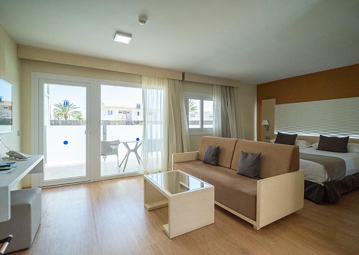 JUNIOR SUITE MIT WHIRLPOOL Hotel HL Suite Nardos**** Gran Canaria JUNIOR SUITE MIT WHIRLPOOL Hotel HL Suite Nardos**** Gran Canaria