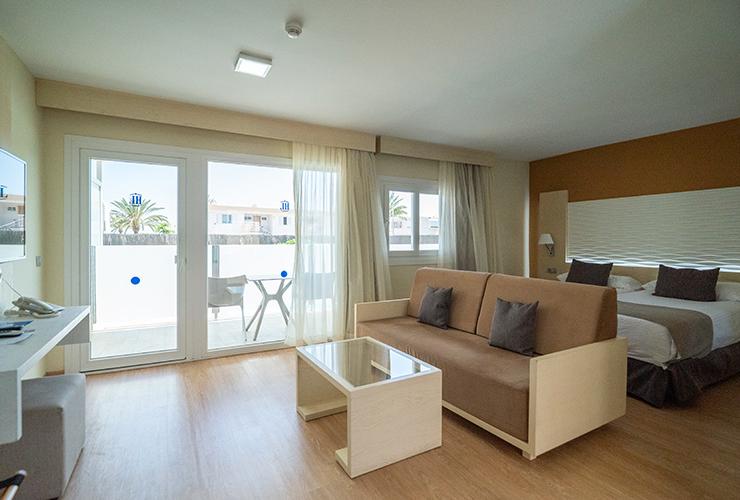 JUNIOR SUITE MIT WHIRLPOOL Hotel HL Suite Nardos**** Gran Canaria JUNIOR SUITE MIT WHIRLPOOL Hotel HL Suite Nardos**** Gran Canaria