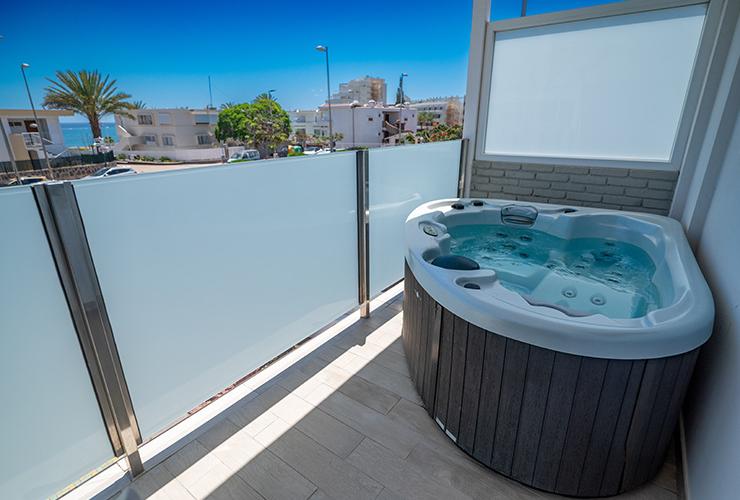 JUNIOR SUITE MIT WHIRLPOOL Hotel HL Suite Nardos**** Gran Canaria JUNIOR SUITE MIT WHIRLPOOL Hotel HL Suite Nardos**** Gran Canaria