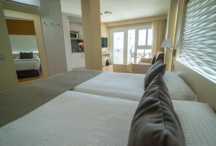 JUNIOR SUITE Hotel HL Suite Nardos**** Gran Canaria JUNIOR SUITE Hotel HL Suite Nardos**** Gran Canaria